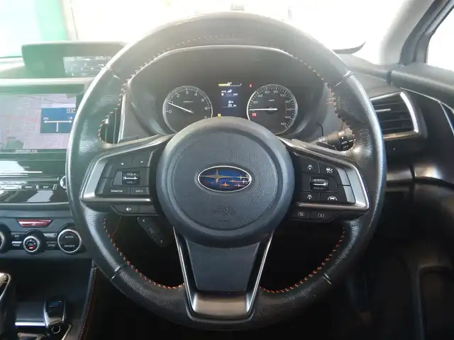 スバル インプレッサ ＸＶ 2．0i－L アイサイト 静岡県 2018(平30)年 5.3万km クールグレーカーキ ワンオーナー/4WD/ルーフレール/純正ウイングレット（ブラック）/アイサイトver.3/・衝突軽減ブレーキ/・車線逸脱警報/・アクティブレーンキープ/・追従機能付きクルーズコントロール/・誤発進、誤後進抑制制御/・先行車発進お知らせ/クリアランスソナー /ブラインドスポットモニター/ステアリングレスポンシブヘッドライト/DIATONE SOUNDナビ/・NR-MZ300-BIN/・フルセグ/・DVD再生/・CD再生/・Bluetooth/・SD/バックカメラ/純正ドライブレコーダー/MTモードAT/パドルシフト/左右独立型オートエアコン/ビルトインETC2.0/本革巻きステアリング/SIドライブ/Xモード/ヒルホールド機能/ISOFIX/アイドリングストップ/オートライト/純正LEDヘッドライト/フォグライト/リアフォグライト/オートワイパー/オートリトラミラー/ウインカーミラー/前オートウインドウ/純正フロアマット/プッシュスタート/スマートキー×2/取扱説明書/新車保証書