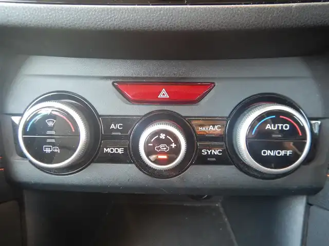 スバル インプレッサ ＸＶ 2．0i－L アイサイト 静岡県 2018(平30)年 5.3万km クールグレーカーキ ワンオーナー/4WD/ルーフレール/純正ウイングレット（ブラック）/アイサイトver.3/・衝突軽減ブレーキ/・車線逸脱警報/・アクティブレーンキープ/・追従機能付きクルーズコントロール/・誤発進、誤後進抑制制御/・先行車発進お知らせ/クリアランスソナー /ブラインドスポットモニター/ステアリングレスポンシブヘッドライト/DIATONE SOUNDナビ/・NR-MZ300-BIN/・フルセグ/・DVD再生/・CD再生/・Bluetooth/・SD/バックカメラ/純正ドライブレコーダー/MTモードAT/パドルシフト/左右独立型オートエアコン/ビルトインETC2.0/本革巻きステアリング/SIドライブ/Xモード/ヒルホールド機能/ISOFIX/アイドリングストップ/オートライト/純正LEDヘッドライト/フォグライト/リアフォグライト/オートワイパー/オートリトラミラー/ウインカーミラー/前オートウインドウ/純正フロアマット/プッシュスタート/スマートキー×2/取扱説明書/新車保証書