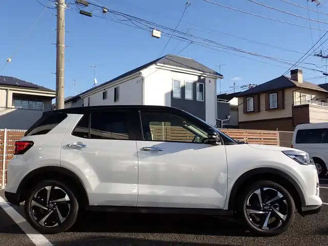 トヨタ ライズ Z 千葉県 2025(令7)年 0.1千km ブラックマイカメタリック/シャイニングホワイトパール 登録済未使用車/純正9インチディスプレイオーディオ/・Appie Car Play/Android Auto/・Bluetooth/AM/FM/フルセグTV/パノラミックビューモニター/バックカメラ/USB端子/HDMI端子/電動パーキングブレーキ/前席シートヒーター/スマートアシスト/・衝突回避支援ブレーキ機能/・衝突警報機能/・車線逸脱警報機能/車線逸脱抑制制御機能/・ふらつき警報/・路外逸脱警報/・ブレーキ制御付誤発進抑制機能/・先行車発進お知らせ機能/アダプティブクルーズコントロール/S-PDL（スマートペダル）/オートライト/LEDヘッドライト/フォグライト/ステアリングスイッチ/プッシュスタート/スマートキー2本/純正17インチAW/純正フロアマット/ウィンカーミラー/電動格納ミラー/取扱説明書/保証書/ディスプレイオーディオ取扱説明書