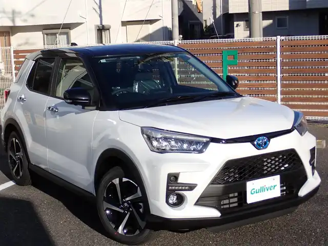 トヨタ ライズ Z 千葉県 2025(令7)年 0.1千km ブラックマイカメタリック/シャイニングホワイトパール 登録済未使用車/純正9インチディスプレイオーディオ/・Appie Car Play/Android Auto/・Bluetooth/AM/FM/フルセグTV/パノラミックビューモニター/バックカメラ/USB端子/HDMI端子/電動パーキングブレーキ/前席シートヒーター/スマートアシスト/・衝突回避支援ブレーキ機能/・衝突警報機能/・車線逸脱警報機能/車線逸脱抑制制御機能/・ふらつき警報/・路外逸脱警報/・ブレーキ制御付誤発進抑制機能/・先行車発進お知らせ機能/アダプティブクルーズコントロール/S-PDL（スマートペダル）/オートライト/LEDヘッドライト/フォグライト/ステアリングスイッチ/プッシュスタート/スマートキー2本/純正17インチAW/純正フロアマット/ウィンカーミラー/電動格納ミラー/取扱説明書/保証書/ディスプレイオーディオ取扱説明書