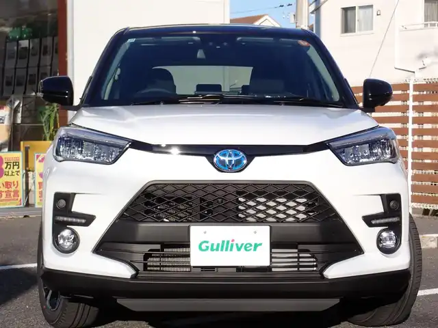 トヨタ ライズ Z 千葉県 2025(令7)年 0.1千km ブラックマイカメタリック/シャイニングホワイトパール 登録済未使用車/純正9インチディスプレイオーディオ/・Appie Car Play/Android Auto/・Bluetooth/AM/FM/フルセグTV/パノラミックビューモニター/バックカメラ/USB端子/HDMI端子/電動パーキングブレーキ/前席シートヒーター/スマートアシスト/・衝突回避支援ブレーキ機能/・衝突警報機能/・車線逸脱警報機能/車線逸脱抑制制御機能/・ふらつき警報/・路外逸脱警報/・ブレーキ制御付誤発進抑制機能/・先行車発進お知らせ機能/アダプティブクルーズコントロール/S-PDL（スマートペダル）/オートライト/LEDヘッドライト/フォグライト/ステアリングスイッチ/プッシュスタート/スマートキー2本/純正17インチAW/純正フロアマット/ウィンカーミラー/電動格納ミラー/取扱説明書/保証書/ディスプレイオーディオ取扱説明書