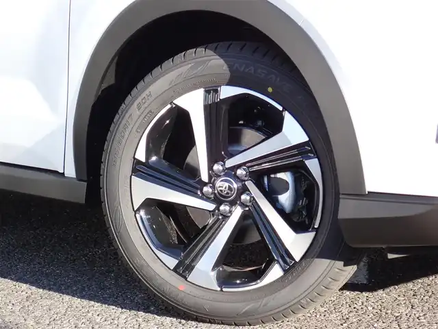 トヨタ ライズ Z 千葉県 2025(令7)年 0.1千km ブラックマイカメタリック/シャイニングホワイトパール 登録済未使用車/純正9インチディスプレイオーディオ/・Appie Car Play/Android Auto/・Bluetooth/AM/FM/フルセグTV/パノラミックビューモニター/バックカメラ/USB端子/HDMI端子/電動パーキングブレーキ/前席シートヒーター/スマートアシスト/・衝突回避支援ブレーキ機能/・衝突警報機能/・車線逸脱警報機能/車線逸脱抑制制御機能/・ふらつき警報/・路外逸脱警報/・ブレーキ制御付誤発進抑制機能/・先行車発進お知らせ機能/アダプティブクルーズコントロール/S-PDL（スマートペダル）/オートライト/LEDヘッドライト/フォグライト/ステアリングスイッチ/プッシュスタート/スマートキー2本/純正17インチAW/純正フロアマット/ウィンカーミラー/電動格納ミラー/取扱説明書/保証書/ディスプレイオーディオ取扱説明書