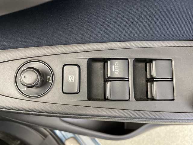 マツダ デミオ 13S 長野県 2015(平27)年 2.4万km ブルーリフレックスマイカ 4WD/ワンオーナー/純正SDナビ&フルセグTV&CD&DVD&USB&BT/衝突軽減ブレーキ/アイドリングストップ/ステアリングスイッチ/バックカメラ/ETC/LEDヘッドライト/オートライト/電動格納ミラー/純正15インチAW付サマータイヤ装着/社外AW付スタッドレスタイヤ積込/純正フロアマット/プッシュスタート/スマートキー/スペアキー1本/取扱説明書/新車保証書