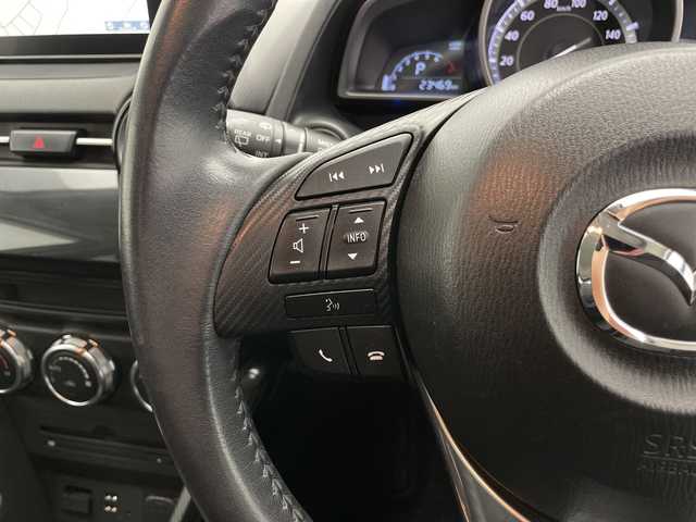 マツダ デミオ 13S 長野県 2015(平27)年 2.4万km ブルーリフレックスマイカ 4WD/ワンオーナー/純正SDナビ&フルセグTV&CD&DVD&USB&BT/衝突軽減ブレーキ/アイドリングストップ/ステアリングスイッチ/バックカメラ/ETC/LEDヘッドライト/オートライト/電動格納ミラー/純正15インチAW付サマータイヤ装着/社外AW付スタッドレスタイヤ積込/純正フロアマット/プッシュスタート/スマートキー/スペアキー1本/取扱説明書/新車保証書