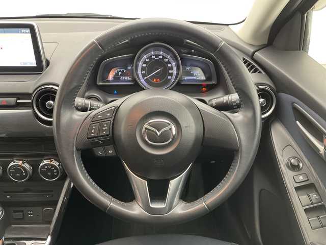 マツダ デミオ 13S 長野県 2015(平27)年 2.4万km ブルーリフレックスマイカ 4WD/ワンオーナー/純正SDナビ&フルセグTV&CD&DVD&USB&BT/衝突軽減ブレーキ/アイドリングストップ/ステアリングスイッチ/バックカメラ/ETC/LEDヘッドライト/オートライト/電動格納ミラー/純正15インチAW付サマータイヤ装着/社外AW付スタッドレスタイヤ積込/純正フロアマット/プッシュスタート/スマートキー/スペアキー1本/取扱説明書/新車保証書