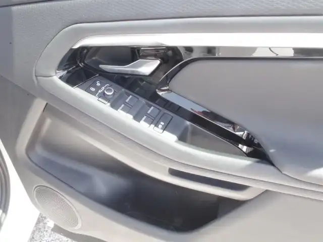 ランドローバー レンジローバーイヴォーク 岩手県 2019(令1)年 3.6万km フジホワイト AEB/LKA/BSM/ACC/純正ナビ/フルセグTV/全方位カメラ/パークセンサー/360度ドラレコ /DSRC/シートヒーター /パワーテールゲート/LEDライト