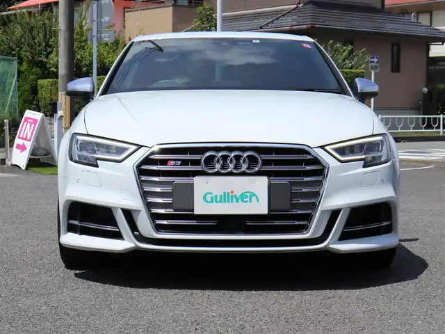 アウディ Ｓ３ スポーツバック 神奈川県 2020(令2)年 4.2万km 白 純正メモリナビ/フルセグテレビ/バックカメラ/クルーズコントロール/前席パワーシート/前席シートヒーター/プッシュスタート/ENKEI18インチAW/ETC2.0/LEDヘッドライト/スマートキー/保証書/取説/スペアスマートキー