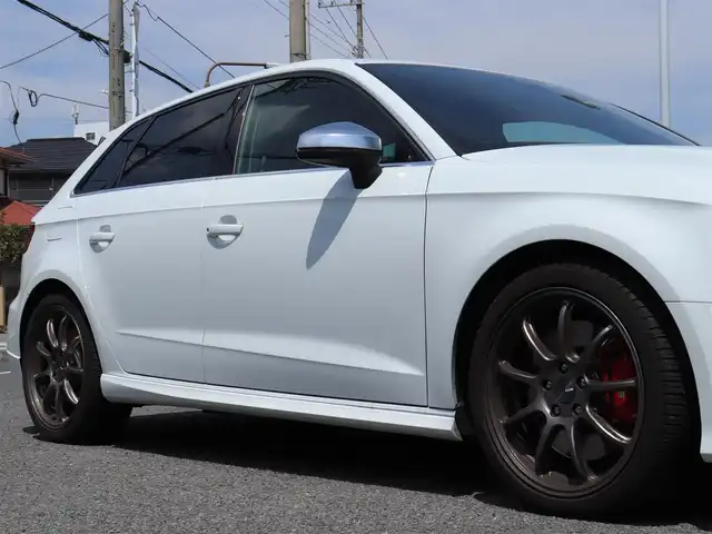 アウディ Ｓ３ スポーツバック 神奈川県 2020(令2)年 4.2万km 白 純正メモリナビ/フルセグテレビ/バックカメラ/クルーズコントロール/前席パワーシート/前席シートヒーター/プッシュスタート/ENKEI18インチAW/ETC2.0/LEDヘッドライト/スマートキー/保証書/取説/スペアスマートキー