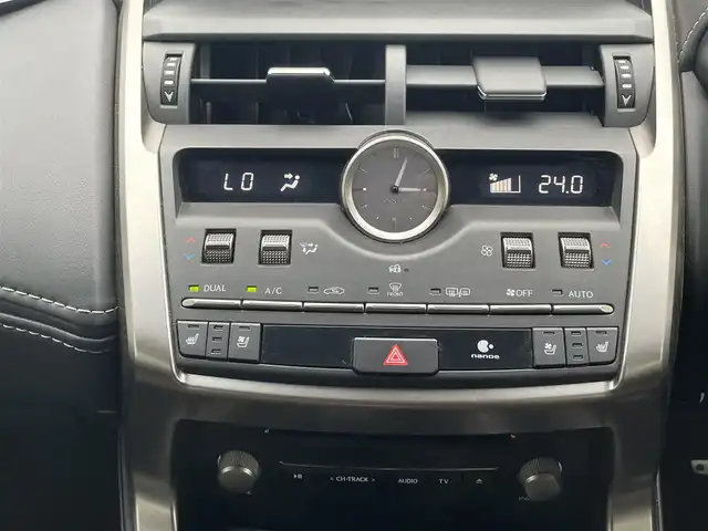 レクサス ＮＸ 300h Fスポーツ 岡山県 2019(令1)年 8.1万km ホワイトノーヴァガラスフレーク コーナーセンサー/BSM/カーテンエアバック/レーンキープアシスト/LEDライト/パドルシフト/純正アルミホイール/純正フロアマット/パワーシート/エアシート/しBSM/カーテンエアバック/レーンキープアシスト/LEDライト/パドルシフト/純正アルミホイール/純正フロアマット/パワーシート/エアシート/シートヒーター