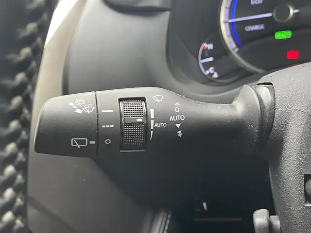 レクサス ＮＸ 300h Fスポーツ 岡山県 2019(令1)年 8.1万km ホワイトノーヴァガラスフレーク コーナーセンサー/BSM/カーテンエアバック/レーンキープアシスト/LEDライト/パドルシフト/純正アルミホイール/純正フロアマット/パワーシート/エアシート/しBSM/カーテンエアバック/レーンキープアシスト/LEDライト/パドルシフト/純正アルミホイール/純正フロアマット/パワーシート/エアシート/シートヒーター