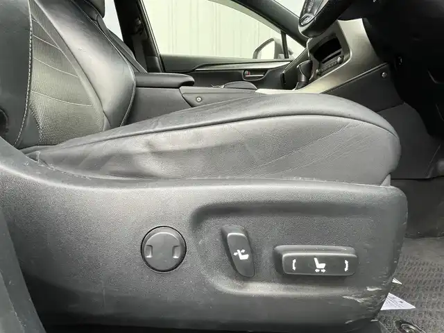 レクサス ＮＸ 300h Fスポーツ 岡山県 2019(令1)年 8.1万km ホワイトノーヴァガラスフレーク コーナーセンサー/BSM/カーテンエアバック/レーンキープアシスト/LEDライト/パドルシフト/純正アルミホイール/純正フロアマット/パワーシート/エアシート/しBSM/カーテンエアバック/レーンキープアシスト/LEDライト/パドルシフト/純正アルミホイール/純正フロアマット/パワーシート/エアシート/シートヒーター