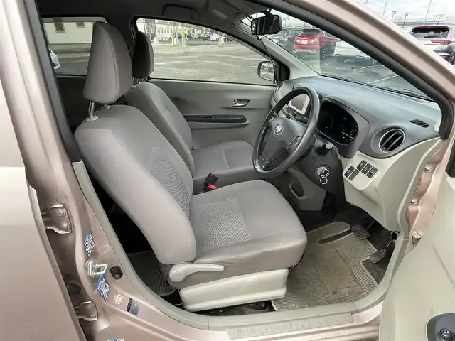 トヨタ ピクシスエポック Xf SA 道央・札幌 2014(平26)年 11.8万km ライトローズマイカメタリック ４WD/純正ディーラーOPナビ/AM/FM/BT/ワンセグ/スマートアシスト/衝突被害軽減ブレーキ/横滑り防止装置/バックカメラ/ドライブレコーダー/エコアイドル/リモコンキー/ハロゲンヘッドライト/ヘッドライトレベライザー/電動格納ミラー/純正フロアマット/ドアバイザー/スペアキー