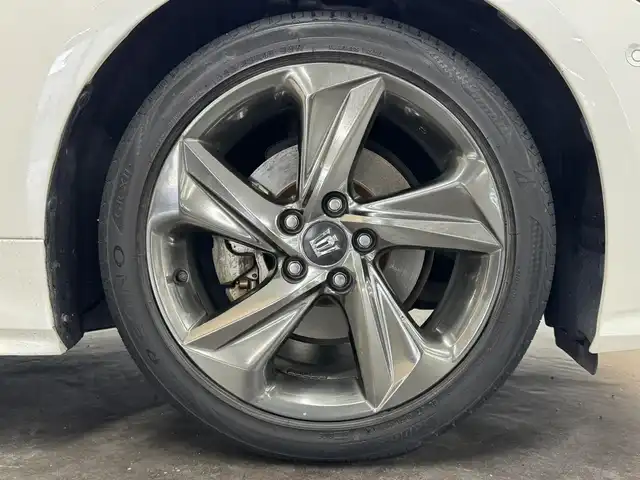 トヨタ クラウン ハイブリッド RS アドバンス 三重県 2019(平31)年 10.5万km ホワイトパールクリスタルシャイン MTモード付フロアCVT/純正 8インチナビ/（AM/FM/CD/DVD/Blu-ray/SDREC/SD/USB/Bluetooth/Miracast/AUX/TV）/【OP】パノラミックビューモニター*1/【OP】トヨタプレミアムサウンド（16スピーカー/12chオーディオAMP）/ドライブレコーダー 前後/ETC/Toyota Safety Sense/・プリクラッシュセーフティ/・レーントレーシングアシスト/・レーダークルコン/・ロードサインアシスト/・オートハイビーム/・ブラインドスポットモニター＋リヤクロストラフィックアラート*1/・インテリジェントクリアランスソナー［パーキングサポートブレーキ（静止物）］*1/・インテリジェント パーキングアシスト2（巻き込み警報機能付）*1/・リヤカメラディテクション*1/など/装備/・【OP】カラーヘッドアップディスプレイ/・本革シート*2/・シートヒーター＆ベンチレーション（D/N）*2/・パワーシート（Dメモリー付8way＋ランバーサポート/N4way）/・パドルシフト/・雨滴感応式フロントワイパー/・AC100Vコンセント（100W）/・3眼LED＆オートライト/・左右独立オートエアコン/など/*…セットでメーカーOP