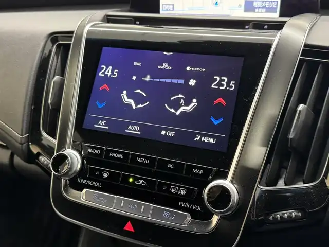 トヨタ クラウン ハイブリッド RS アドバンス 三重県 2019(平31)年 10.5万km ホワイトパールクリスタルシャイン MTモード付フロアCVT/純正 8インチナビ/（AM/FM/CD/DVD/Blu-ray/SDREC/SD/USB/Bluetooth/Miracast/AUX/TV）/【OP】パノラミックビューモニター*1/【OP】トヨタプレミアムサウンド（16スピーカー/12chオーディオAMP）/ドライブレコーダー 前後/ETC/Toyota Safety Sense/・プリクラッシュセーフティ/・レーントレーシングアシスト/・レーダークルコン/・ロードサインアシスト/・オートハイビーム/・ブラインドスポットモニター＋リヤクロストラフィックアラート*1/・インテリジェントクリアランスソナー［パーキングサポートブレーキ（静止物）］*1/・インテリジェント パーキングアシスト2（巻き込み警報機能付）*1/・リヤカメラディテクション*1/など/装備/・【OP】カラーヘッドアップディスプレイ/・本革シート*2/・シートヒーター＆ベンチレーション（D/N）*2/・パワーシート（Dメモリー付8way＋ランバーサポート/N4way）/・パドルシフト/・雨滴感応式フロントワイパー/・AC100Vコンセント（100W）/・3眼LED＆オートライト/・左右独立オートエアコン/など/*…セットでメーカーOP