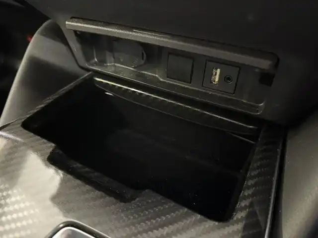 トヨタ クラウン ハイブリッド RS アドバンス 三重県 2019(平31)年 10.5万km ホワイトパールクリスタルシャイン MTモード付フロアCVT/純正 8インチナビ/（AM/FM/CD/DVD/Blu-ray/SDREC/SD/USB/Bluetooth/Miracast/AUX/TV）/【OP】パノラミックビューモニター*1/【OP】トヨタプレミアムサウンド（16スピーカー/12chオーディオAMP）/ドライブレコーダー 前後/ETC/Toyota Safety Sense/・プリクラッシュセーフティ/・レーントレーシングアシスト/・レーダークルコン/・ロードサインアシスト/・オートハイビーム/・ブラインドスポットモニター＋リヤクロストラフィックアラート*1/・インテリジェントクリアランスソナー［パーキングサポートブレーキ（静止物）］*1/・インテリジェント パーキングアシスト2（巻き込み警報機能付）*1/・リヤカメラディテクション*1/など/装備/・【OP】カラーヘッドアップディスプレイ/・本革シート*2/・シートヒーター＆ベンチレーション（D/N）*2/・パワーシート（Dメモリー付8way＋ランバーサポート/N4way）/・パドルシフト/・雨滴感応式フロントワイパー/・AC100Vコンセント（100W）/・3眼LED＆オートライト/・左右独立オートエアコン/など/*…セットでメーカーOP