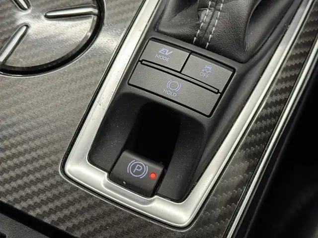 トヨタ クラウン ハイブリッド RS アドバンス 三重県 2019(平31)年 10.5万km ホワイトパールクリスタルシャイン MTモード付フロアCVT/純正 8インチナビ/（AM/FM/CD/DVD/Blu-ray/SDREC/SD/USB/Bluetooth/Miracast/AUX/TV）/【OP】パノラミックビューモニター*1/【OP】トヨタプレミアムサウンド（16スピーカー/12chオーディオAMP）/ドライブレコーダー 前後/ETC/Toyota Safety Sense/・プリクラッシュセーフティ/・レーントレーシングアシスト/・レーダークルコン/・ロードサインアシスト/・オートハイビーム/・ブラインドスポットモニター＋リヤクロストラフィックアラート*1/・インテリジェントクリアランスソナー［パーキングサポートブレーキ（静止物）］*1/・インテリジェント パーキングアシスト2（巻き込み警報機能付）*1/・リヤカメラディテクション*1/など/装備/・【OP】カラーヘッドアップディスプレイ/・本革シート*2/・シートヒーター＆ベンチレーション（D/N）*2/・パワーシート（Dメモリー付8way＋ランバーサポート/N4way）/・パドルシフト/・雨滴感応式フロントワイパー/・AC100Vコンセント（100W）/・3眼LED＆オートライト/・左右独立オートエアコン/など/*…セットでメーカーOP