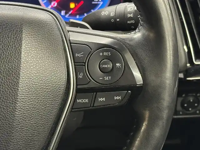 トヨタ クラウン ハイブリッド RS アドバンス 三重県 2019(平31)年 10.5万km ホワイトパールクリスタルシャイン MTモード付フロアCVT/純正 8インチナビ/（AM/FM/CD/DVD/Blu-ray/SDREC/SD/USB/Bluetooth/Miracast/AUX/TV）/【OP】パノラミックビューモニター*1/【OP】トヨタプレミアムサウンド（16スピーカー/12chオーディオAMP）/ドライブレコーダー 前後/ETC/Toyota Safety Sense/・プリクラッシュセーフティ/・レーントレーシングアシスト/・レーダークルコン/・ロードサインアシスト/・オートハイビーム/・ブラインドスポットモニター＋リヤクロストラフィックアラート*1/・インテリジェントクリアランスソナー［パーキングサポートブレーキ（静止物）］*1/・インテリジェント パーキングアシスト2（巻き込み警報機能付）*1/・リヤカメラディテクション*1/など/装備/・【OP】カラーヘッドアップディスプレイ/・本革シート*2/・シートヒーター＆ベンチレーション（D/N）*2/・パワーシート（Dメモリー付8way＋ランバーサポート/N4way）/・パドルシフト/・雨滴感応式フロントワイパー/・AC100Vコンセント（100W）/・3眼LED＆オートライト/・左右独立オートエアコン/など/*…セットでメーカーOP