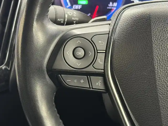 トヨタ クラウン ハイブリッド RS アドバンス 三重県 2019(平31)年 10.5万km ホワイトパールクリスタルシャイン MTモード付フロアCVT/純正 8インチナビ/（AM/FM/CD/DVD/Blu-ray/SDREC/SD/USB/Bluetooth/Miracast/AUX/TV）/【OP】パノラミックビューモニター*1/【OP】トヨタプレミアムサウンド（16スピーカー/12chオーディオAMP）/ドライブレコーダー 前後/ETC/Toyota Safety Sense/・プリクラッシュセーフティ/・レーントレーシングアシスト/・レーダークルコン/・ロードサインアシスト/・オートハイビーム/・ブラインドスポットモニター＋リヤクロストラフィックアラート*1/・インテリジェントクリアランスソナー［パーキングサポートブレーキ（静止物）］*1/・インテリジェント パーキングアシスト2（巻き込み警報機能付）*1/・リヤカメラディテクション*1/など/装備/・【OP】カラーヘッドアップディスプレイ/・本革シート*2/・シートヒーター＆ベンチレーション（D/N）*2/・パワーシート（Dメモリー付8way＋ランバーサポート/N4way）/・パドルシフト/・雨滴感応式フロントワイパー/・AC100Vコンセント（100W）/・3眼LED＆オートライト/・左右独立オートエアコン/など/*…セットでメーカーOP