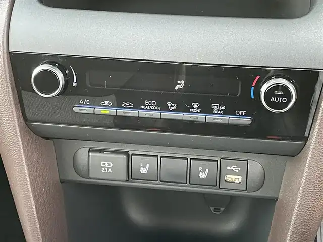 トヨタ ヤリスクロス ハイブリッド Z 熊本県 2021(令3)年 2.5万km センシュアルレッドマイカ ワンオーナー/純正ナビ/バックカメラ/ビルトインETC/前後ドライブレコーダー/純正18インチAW/レーダークルーズ/ハーフレザーシート/右前席パワーシート/前席シートヒーター/LEDヘッドライト/オートライト/フォグライト/前後コーナーセンサー/横滑り防止装置/ウィンカーミラー/純正フロアマット/純正ドアバイザー/新車保証書/取扱説明書/スマートスペアキー×1本