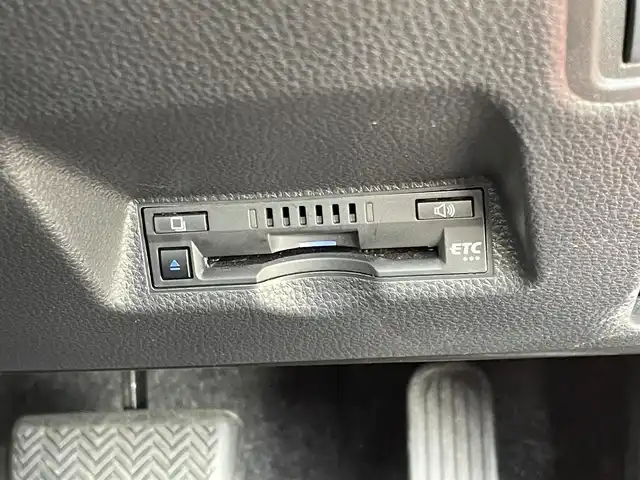 トヨタ ヤリスクロス ハイブリッド Z 熊本県 2021(令3)年 2.5万km センシュアルレッドマイカ ワンオーナー/純正ナビ/バックカメラ/ビルトインETC/前後ドライブレコーダー/純正18インチAW/レーダークルーズ/ハーフレザーシート/右前席パワーシート/前席シートヒーター/LEDヘッドライト/オートライト/フォグライト/前後コーナーセンサー/横滑り防止装置/ウィンカーミラー/純正フロアマット/純正ドアバイザー/新車保証書/取扱説明書/スマートスペアキー×1本