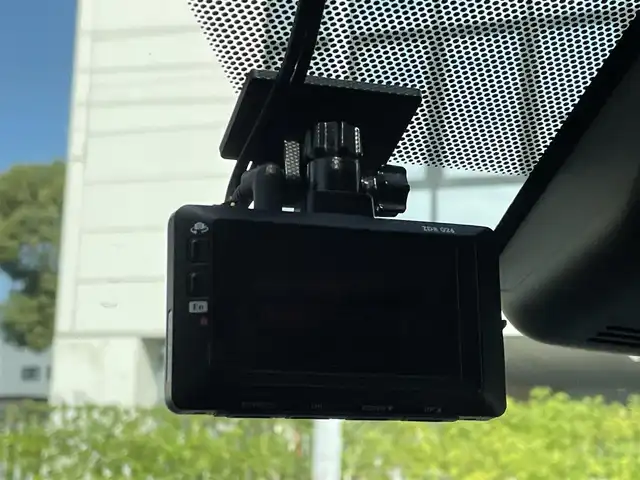 トヨタ ヤリスクロス ハイブリッド Z 熊本県 2021(令3)年 2.5万km センシュアルレッドマイカ ワンオーナー/純正ナビ/バックカメラ/ビルトインETC/前後ドライブレコーダー/純正18インチAW/レーダークルーズ/ハーフレザーシート/右前席パワーシート/前席シートヒーター/LEDヘッドライト/オートライト/フォグライト/前後コーナーセンサー/横滑り防止装置/ウィンカーミラー/純正フロアマット/純正ドアバイザー/新車保証書/取扱説明書/スマートスペアキー×1本