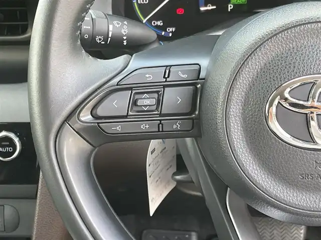 トヨタ ヤリスクロス ハイブリッド Z 熊本県 2021(令3)年 2.5万km センシュアルレッドマイカ ワンオーナー/純正ナビ/バックカメラ/ビルトインETC/前後ドライブレコーダー/純正18インチAW/レーダークルーズ/ハーフレザーシート/右前席パワーシート/前席シートヒーター/LEDヘッドライト/オートライト/フォグライト/前後コーナーセンサー/横滑り防止装置/ウィンカーミラー/純正フロアマット/純正ドアバイザー/新車保証書/取扱説明書/スマートスペアキー×1本