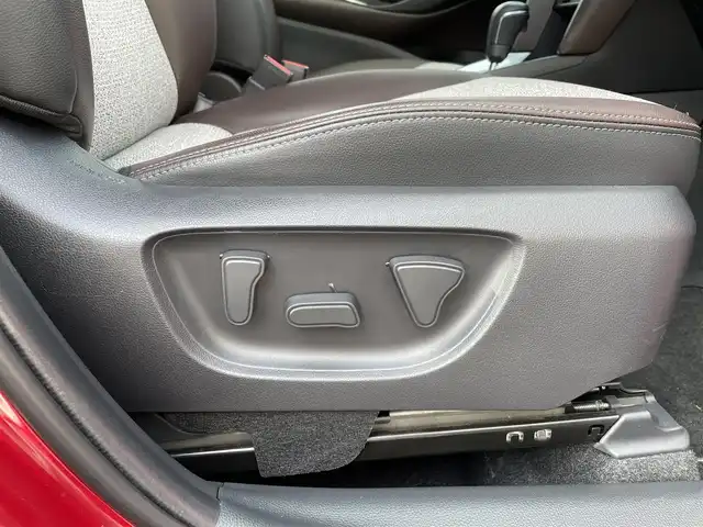 トヨタ ヤリスクロス ハイブリッド Z 熊本県 2021(令3)年 2.5万km センシュアルレッドマイカ ワンオーナー/純正ナビ/バックカメラ/ビルトインETC/前後ドライブレコーダー/純正18インチAW/レーダークルーズ/ハーフレザーシート/右前席パワーシート/前席シートヒーター/LEDヘッドライト/オートライト/フォグライト/前後コーナーセンサー/横滑り防止装置/ウィンカーミラー/純正フロアマット/純正ドアバイザー/新車保証書/取扱説明書/スマートスペアキー×1本