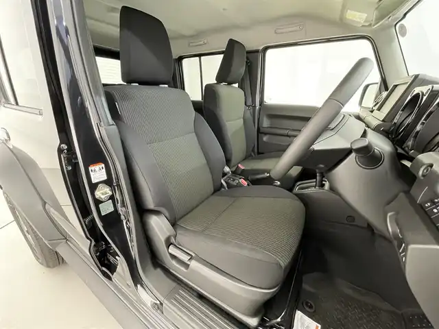 スズキ ジムニー ノマド FC 滋賀県 2025(令7)年 0.1千km 黒 追従クルーズコントロール/リアソナー/衝突軽減ブレーキ/LEDヘッドライト/オートマチックハイビーム/ヒルディセントコントロール/D/Nシートヒーター/純正フロアマット/プッシュスタート/スマートキー/ステアリングリモコン