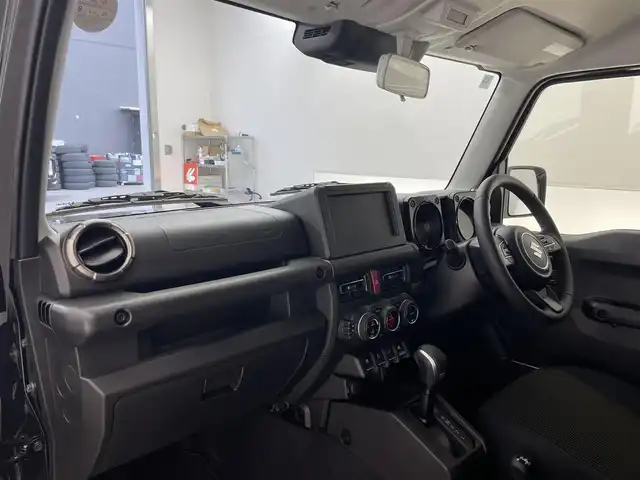 スズキ ジムニー ノマド FC 滋賀県 2025(令7)年 0.1千km 黒 追従クルーズコントロール/リアソナー/衝突軽減ブレーキ/LEDヘッドライト/オートマチックハイビーム/ヒルディセントコントロール/D/Nシートヒーター/純正フロアマット/プッシュスタート/スマートキー/ステアリングリモコン