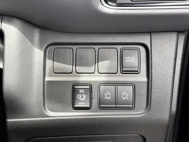 日産 セレナ e－パワー ハイウェイスター V 宮城県 2021(令3)年 1.4万km ダイヤモンドブラック セーフティパックA/・SRSエアバッグ（サイド/カーテン）/・インテリジェントアラウンドビューモニター/・インテリジェントルームミラー/・ふらつき警報/・ヒーター付ドアミラー/16インチアルミホイール/オートデュアルエアコン＋リヤヒーターダクト  /＝＝＝/プロパイロット/インテリジェントエマージェンシーブレーキ/踏み間違い衝突防止アシスト/車線逸脱防止支援システム/後側方衝突防止支援システム/標識検知機能/前方衝突予測警報/車線逸脱警報/後側方車両検知警報/後退時車両検知警報/コーナーセンサー/純正10インチナビ/・CD/DVD/・Blu-ray/・Bluetooth/・フルセグTV/ビルトインETC/ドライブレコーダー/両側パワースライドドア/革巻きステアリング/ステアリングスイッチ/LEDヘッドライト/LEDフォグランプ/オートライト/電子パーキング/オートホールド/純正フロアマット/純正ドアバイザー/W/サイド/カーテンエアバッグ