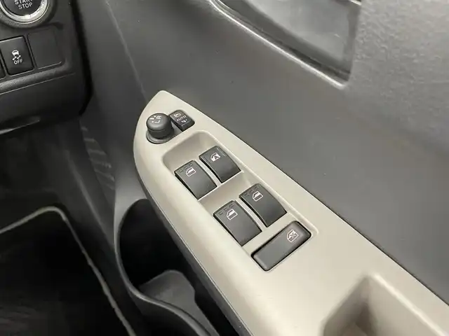 トヨタ パッソ モーダ　S 大分県 2017(平29)年 5.4万km ブラックマイカメタリック ワンオーナー/禁煙車/スマートアシスト2/・衝突警報機能/・衝突回避支援ブレーキ機能/作動車速50km/h以下対象車両のみ/・車線逸脱警報機能/・誤発進抑制機能(前方)/・誤発進抑制機能(後方)/・先行車発進お知らせ機能/純正ナビ　型式：NSCD-W66/・ワンセグTV、CD、BT対応、AM/FM/ステアリングスイッチ/バックカメラ/アイドリングストップ/横滑り防止装置/電動格納ミラー/純正フロアマット/オートライト/LEDヘッドライト/保証書、取説、スペアキー有り