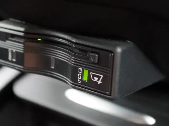 メルセデス・ベンツ Ｖ２２０ 埼玉県 2022(令4)年 6.1万km 黒 ブライドスポットモニター/アダプティブクルーズコントロール/レーダーセーフティパッケージ/CarPlay/ブラインドスポットモニター/パークセンサー/全周囲カメラ/ETC/ドラレコ/フルセグTV/シートHI/シートメモリー