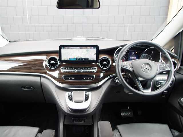 メルセデス・ベンツ Ｖ２２０ d アバンギャルド 埼玉県 2022(令4)年 6.1万km オブシディアンブラック ブライドスポットモニター /アダプティブクルーズコントロール /レーダーセーフティパッケージ /CarPlay /ブラインドスポットモニター /パークセンサー /全周囲カメラ /ETC /ドラレコ /フルセグTV /シートヒーター/シートポジションメモリー機能