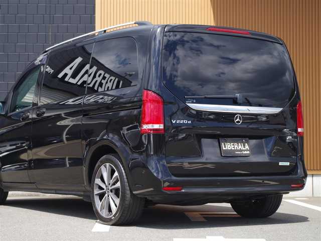 メルセデス・ベンツ Ｖ２２０ d アバンギャルド 埼玉県 2022(令4)年 6.1万km オブシディアンブラック ブライドスポットモニター /アダプティブクルーズコントロール /レーダーセーフティパッケージ /CarPlay /ブラインドスポットモニター /パークセンサー /全周囲カメラ /ETC /ドラレコ /フルセグTV /シートヒーター/シートポジションメモリー機能