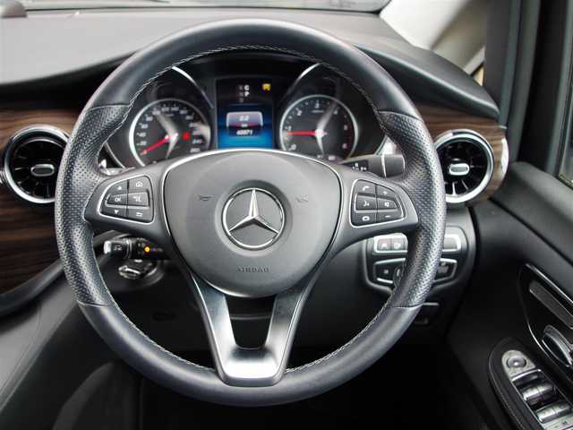メルセデス・ベンツ Ｖ２２０ d アバンギャルド 埼玉県 2022(令4)年 6.1万km オブシディアンブラック ブライドスポットモニター /アダプティブクルーズコントロール /レーダーセーフティパッケージ /CarPlay /ブラインドスポットモニター /パークセンサー /全周囲カメラ /ETC /ドラレコ /フルセグTV /シートヒーター/シートポジションメモリー機能