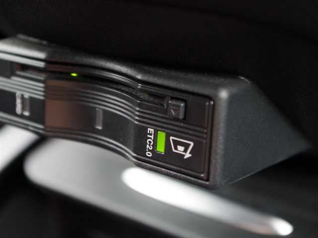 メルセデス・ベンツ Ｖ２２０ d アバンギャルド 埼玉県 2022(令4)年 6.1万km オブシディアンブラック ブライドスポットモニター /アダプティブクルーズコントロール /レーダーセーフティパッケージ /CarPlay /ブラインドスポットモニター /パークセンサー /全周囲カメラ /ETC /ドラレコ /フルセグTV /シートヒーター/シートポジションメモリー機能