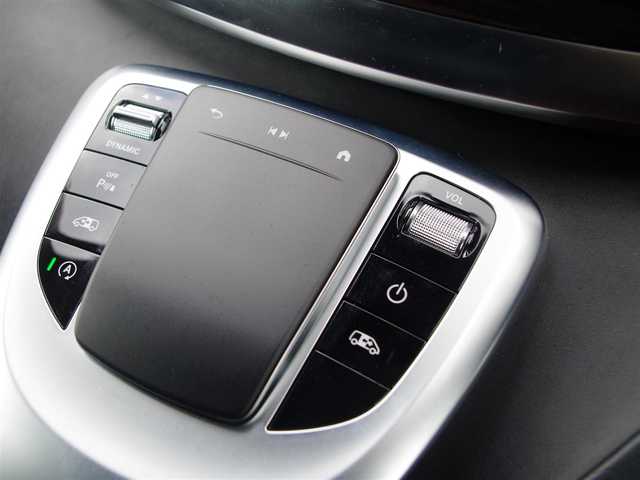 メルセデス・ベンツ Ｖ２２０ d アバンギャルド 埼玉県 2022(令4)年 6.1万km オブシディアンブラック ブライドスポットモニター /アダプティブクルーズコントロール /レーダーセーフティパッケージ /CarPlay /ブラインドスポットモニター /パークセンサー /全周囲カメラ /ETC /ドラレコ /フルセグTV /シートヒーター/シートポジションメモリー機能