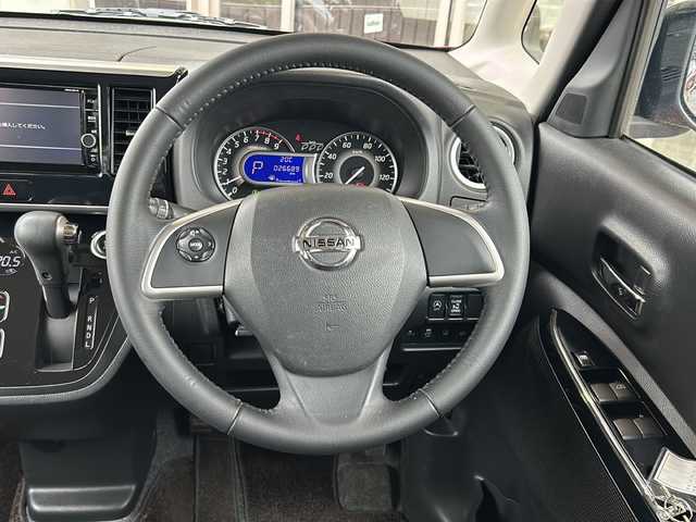 日産 デイズ ルークス ハイウェイスターX 静岡県 2019(令1)年 2.7万km 赤 純正ナビ/・アラウンドビューモニター/・Bluetooth/・CD/DVD/・フルセグTV/主要装備/・プッシュスタート/・ETC車載器/・ドライブレコーダー/・片側パワースライドドア/・衝突被害軽減システム/・レーンキープアシスト/・前後ソナー/・オートマチックハイビーム/・LEDヘッドライト/・純正ＡＷ/・純正フロアマット/・スマートキー/・スペアキー/・後席サンシェード/・リヤシーリングファン/・アイドリングストップ