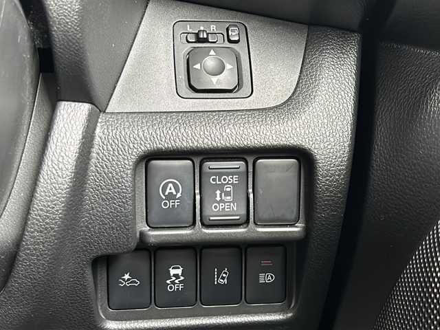 日産 デイズ ルークス ハイウェイスターX 静岡県 2019(令1)年 2.7万km 赤 純正ナビ/・アラウンドビューモニター/・Bluetooth/・CD/DVD/・フルセグTV/主要装備/・プッシュスタート/・ETC車載器/・ドライブレコーダー/・片側パワースライドドア/・衝突被害軽減システム/・レーンキープアシスト/・前後ソナー/・オートマチックハイビーム/・LEDヘッドライト/・純正ＡＷ/・純正フロアマット/・スマートキー/・スペアキー/・後席サンシェード/・リヤシーリングファン/・アイドリングストップ