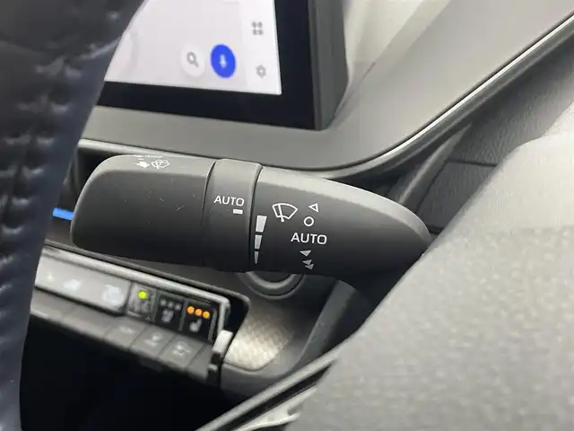 トヨタ プリウス Z 群馬県 2024(令6)年 1.1万km プラチナホワイトパールマイカ １２．３型ＤＡ（フルセグ/BT/Miracast/USB）/ガラスルーフ/全方位カメラ/衝突軽減/パーキングアシスト/ＢＳＭ/レーダークルーズ/ＰＷバックドア/メモリー付ＰＷシート/エアーシート/シートヒーター/１００Ｖ電源/ＥＴＣ２．０/前後ドラレコ/デジタルインナーミラー/前後コーナーセンサー/LEDヘッド/純正アルミ/禁煙車