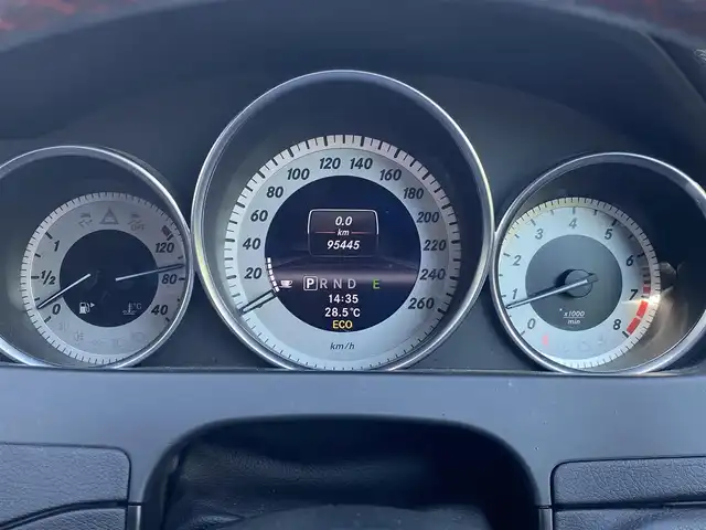 メルセデス・ベンツ Ｃ２００ ブルーエフィシェンシーW AVG 福島県 2012(平24)年 9.6万km 白 【　M ベンツ　C200 ブルーエフィシェンシーW AVG  】/純正HDDナビ フルセグTV/　　CD/Bluetooth/USB/MSV/バックカメラ/HIDヘッドライト/ハーフレザーシート/前席パワーシート/スマートキー/プッシュスタート/スペアキー/クルーズコントロール/パドルシフト/純正18インチアルミホイール/スタッドレスタイヤ（社外ホイール）あり/ステアリングリモコン/ETC/新車保証書/取扱説明書