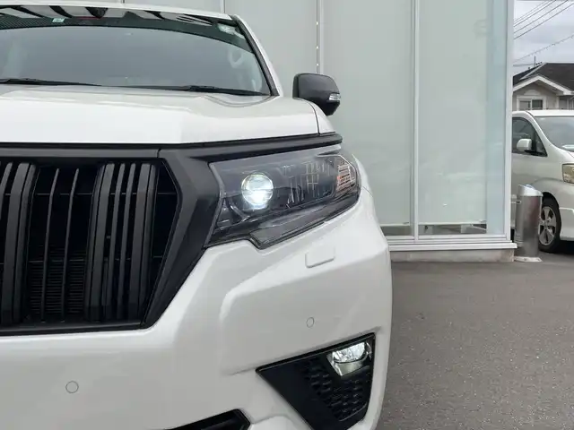 トヨタ ランドクルーザー プラド TX Lパッケージ マットブラED 神奈川県 2023(令5)年 3.8万km ホワイトパールクリスタルシャイン 純正メモリナビ 　Bluetooth/全方位カメラ /追従走行付きクルーズコントロール　/パワーシート　/シートヒータ/エアシート　/コーナーセンサー　/前後ドライブレコーダー　/純正アルミホイール　/ハーフレザーシート　