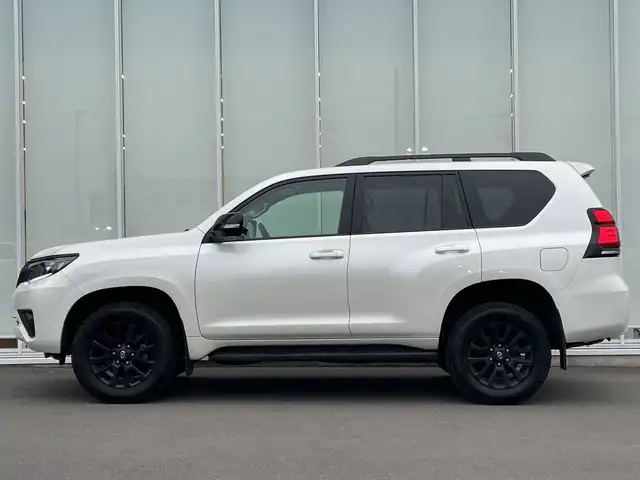 トヨタ ランドクルーザー プラド TX Lパッケージ マットブラED 神奈川県 2023(令5)年 3.8万km ホワイトパールクリスタルシャイン 純正メモリナビ 　Bluetooth/全方位カメラ /追従走行付きクルーズコントロール　/パワーシート　/シートヒータ/エアシート　/コーナーセンサー　/前後ドライブレコーダー　/純正アルミホイール　/ハーフレザーシート　