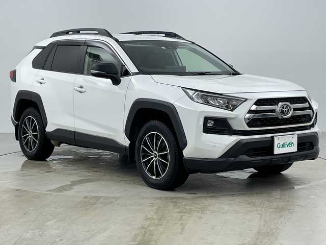 トヨタ ＲＡＶ４ アドベンチャー オフロードPKGⅡ 道央・札幌 2023(令5)年 4.4万km スーパーホワイトⅡ ・4WD/・寒冷地仕様/・純正ナビ/・BT&フルセグTV&Miracast/・バックカメラ/・レーダークルーズコントロール/・レザーシート/・D席メモリ付パワーシート/・前席シートヒーター&ベンチレーション/・ステアリングヒーター/・パワーバックドア/・ダウンヒルアシストコントロール/・デジタルインナーミラー/・ビルトインETC/・コーナーセンサー/・LEDヘッドライト/・オートライト/・オートマチックハイビーム/・フォグランプ/・プッシュスタート/・スマートキー