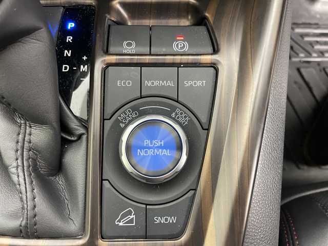 トヨタ ＲＡＶ４ アドベンチャー オフロードPKGⅡ 道央・札幌 2023(令5)年 4.4万km スーパーホワイトⅡ ・4WD/・寒冷地仕様/・純正ナビ/・BT&フルセグTV&Miracast/・バックカメラ/・レーダークルーズコントロール/・レザーシート/・D席メモリ付パワーシート/・前席シートヒーター&ベンチレーション/・ステアリングヒーター/・パワーバックドア/・ダウンヒルアシストコントロール/・デジタルインナーミラー/・ビルトインETC/・コーナーセンサー/・LEDヘッドライト/・オートライト/・オートマチックハイビーム/・フォグランプ/・プッシュスタート/・スマートキー