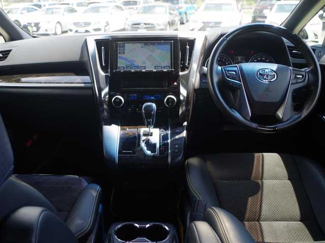 トヨタ ヴェルファイア Z Aエディション ゴールデンアイズ 千葉県 2017(平29)年 5.6万km ブラック 衝突軽減ブレーキ/純正9インチナビ(NSZT-Y66T)/AM FM Bluetooth HDMI DVD/ドライブレコーダー(前後)/フルセグTV/バックカメラ/フリップダウンモニター/ドライブレコーダー/ビルトインETC/モデリスタエアロ F/両側パワースライドドア/コーナーセンサー/パワーバックドア/LEDヘッドランプ/オートライト/フォグランプ/純正18インチアルミ/クルーズコントロール