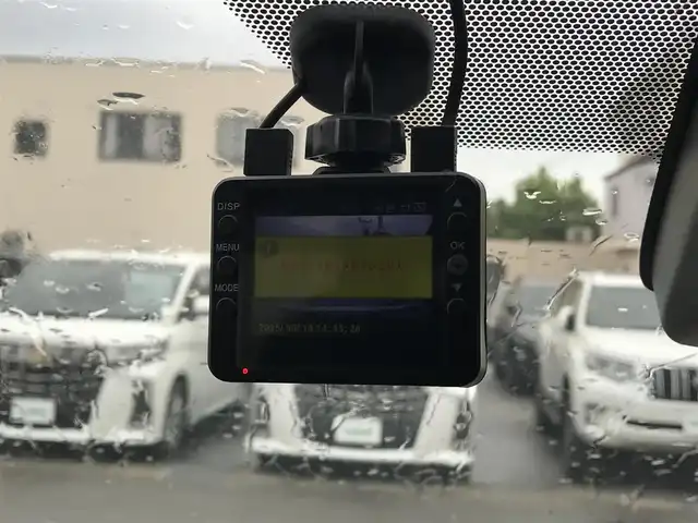 トヨタ シエンタ G クエロ 富山県 2019(令1)年 3.7万km ホワイトパールクリスタルシャイン 社外ナビ/フルセグTV/Bluetooth/全周囲カメラ/ドライブレコーダー/プリクラッシュセーフティ/レーンキープアシスト/クリアランスソナー/両側パワースライドドア/プッシュスタート/スマートキー/スペアキー/革巻きステアリング/ハーフレザーシート/LEDヘッドライト/オートライト/ETC