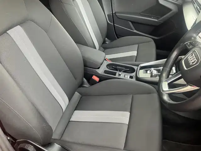 アウディ Ａ３ SB 30TFSI アドバンスド 愛知県 2022(令4)年 2.9万km ブリリアントレッド ワンオーナー/純正メーカーナビ/地デジ　フルセグ/Bluetooth/アダプティブクルーズアシスト/シートヒーター/アドバンストキー×2ケ/リアビューカメラ/ビルトイン2.0ETC/LEDヘッドライト/オートライト/パドルシフト/ドライブレコーダー/純正17インチアルミ/保証書取説有り