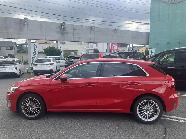 アウディ Ａ３ SB 30TFSI アドバンスド 愛知県 2022(令4)年 2.9万km ブリリアントレッド ワンオーナー/純正メーカーナビ/地デジ　フルセグ/Bluetooth/アダプティブクルーズアシスト/シートヒーター/アドバンストキー×2ケ/リアビューカメラ/ビルトイン2.0ETC/LEDヘッドライト/オートライト/パドルシフト/ドライブレコーダー/純正17インチアルミ/保証書取説有り