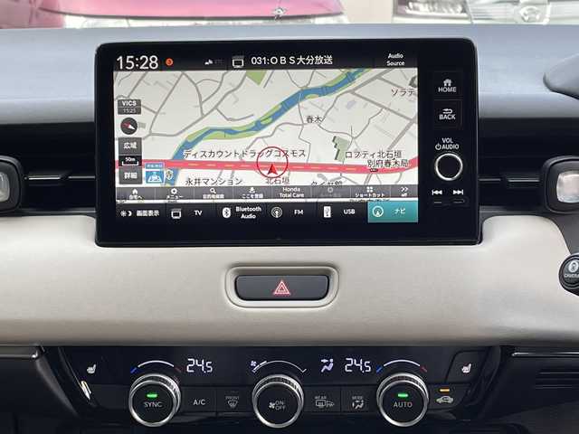 ホンダ ヴェゼル ハイブリッド e:HEV Z 大分県 2023(令5)年 2.5万km プレミアムサンライトホワイトパール ワンオーナー /ハーフレザーシート /全方位カメラ/おくだけ充電/デジタルインナーミラー/パワーバックドア/純正ナビ/フルセグTV/Bluetooth/純正フロアマット/純正18インチアルミホイール/純正ETC/純正ドラレコ/純正LEDヘッドライト/オートライト/衝突被害軽減ブレーキ/横滑り防止装置/レーンキープアシスト/コーナーセンサー